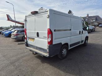 krockskadad bil bedrijf Peugeot Boxer 2.2 HDi 2015/4
