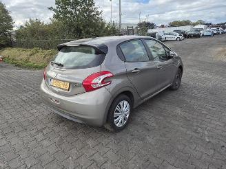 Purkuautot passenger cars Peugeot 208 1.0 Vti 2013/12