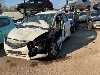 Coche siniestrado Honda Jazz Jazz (GE6/GE8/GG/GP), Hatchback, 2008 / 2015 1.4 i-DSi 16V 2011/10