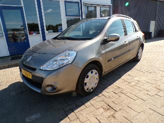 Unfallwagen Renault Clio Estate 1.2-16v Expression 2010/3