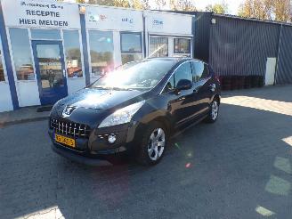 damaged passenger cars Peugeot 3008 1.6 VTi Premi Tre 2009/7