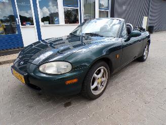 skadebil auto Mazda MX-5 1.6 i 1999/10