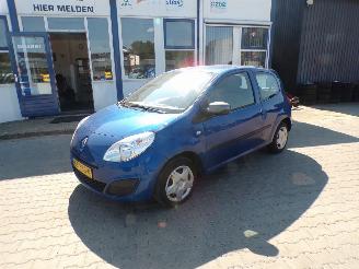 Coche accidentado Renault Twingo 1.2 Authentique 2010/8