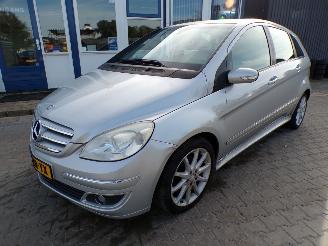 krockskadad bil auto Mercedes B-klasse 170 2007/2