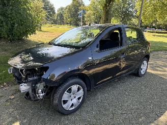 krockskadad bil auto Dacia Sandero  2019/1