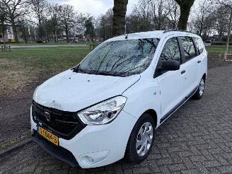 damaged passenger cars Dacia Lodgy 85 kW (116 PK)  1199 cc. 2018/8