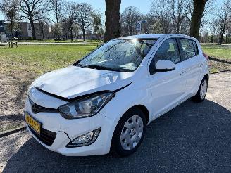 Schadeauto Hyundai I-20 74 kW (101 PK) 1396 cc. 2013/3