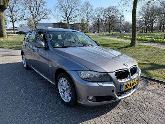 Damaged car BMW 3-serie 105 kW (143 PK)  1995 cc. 2010/6