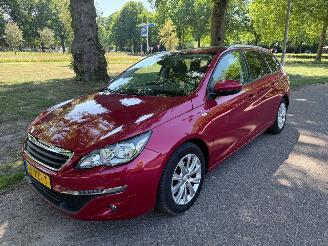 Coche accidentado Peugeot 308 81 kW (110 PK)  1199 cc. 2016/5