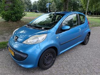 škoda osobní automobily Peugeot 107 50 kW (68 PK)  998 cc. 2006/8