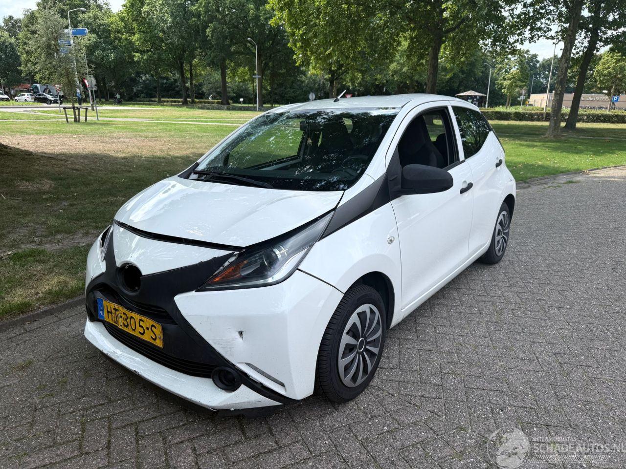 Toyota Aygo 51 kW (69 PK)  998 cc.