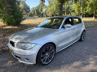 uszkodzony samochody osobowe BMW 1-serie 110 kW (150 PK)  1995 cc. 2006/6