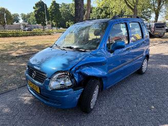Schadeauto Opel Agila 55 kW (75 PK)  1199 cc. 2001/4