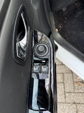 Renault Clio  picture 9