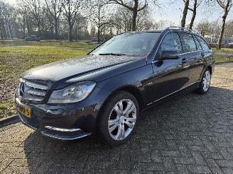 krockskadad bil auto Mercedes C-klasse 180 business class avantgarde 2011/1