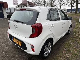 Kia Picanto  picture 5