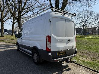 Ford Transit  picture 3