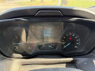 Ford Transit  picture 11