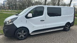 skadebil bedrijf Opel Vivaro  2017/1