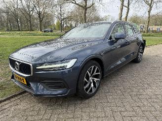 Unfallwagen Volvo V-60  2019/1