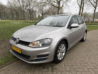 Unfallwagen Volkswagen Golf  2013/1