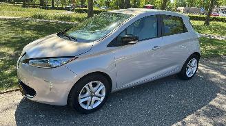 damaged passenger cars Renault Zoé  2018/1