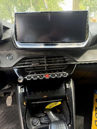 Peugeot 208  picture 18