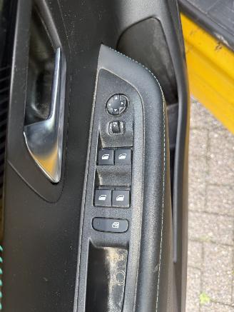 Peugeot 208  picture 16