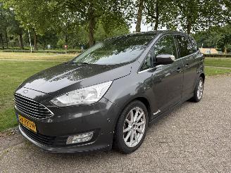 krockskadad bil auto Ford Grand C-Max  2017/5