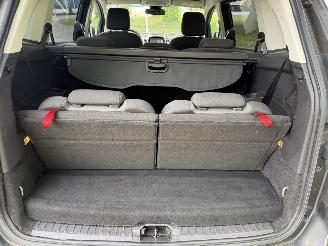 Ford Grand C-Max  picture 12
