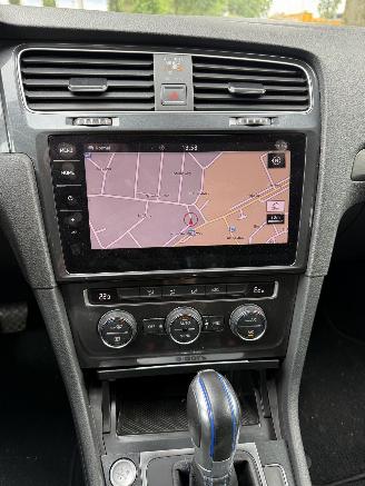 Volkswagen e-Golf  picture 20