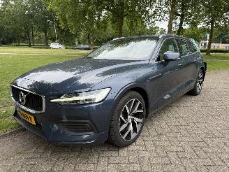 krockskadad bil auto Volvo V-60  2019/1