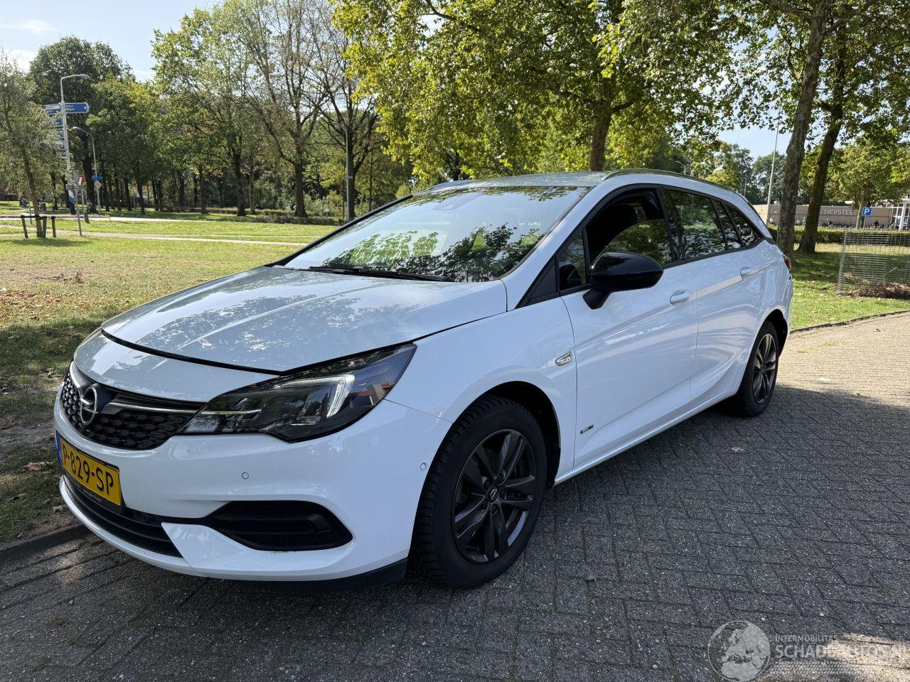 Opel Astra SPORTS TOURER+