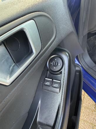 Ford Fiesta  picture 18
