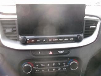 Kia Cee d 1.0 Break Lounge picture 27