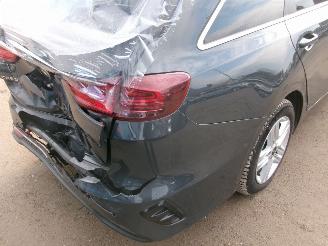 Kia Cee d 1.0 Break Lounge picture 12