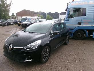 skadebil auto Renault Clio 0.9 Grandtour  Cool & Sound 2019/4