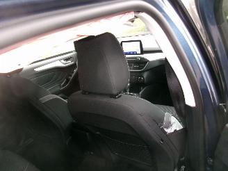 Ford Focus 1.5 Tdci  Break Cool & Connect picture 23