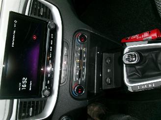 Kia Ceed 1.6 CRDI - Lounge HB picture 21