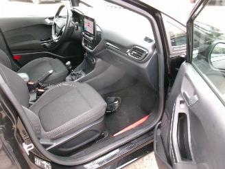 Ford Fiesta 1.0 Titanium picture 17