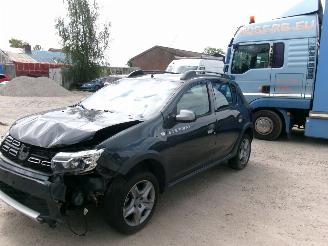 krockskadad bil auto Dacia Sandero 0.9 Stepway - Rainbow 2019/2