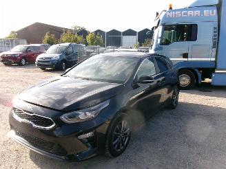 damaged passenger cars Kia Ceed 1.0 5 DRS HB Lounge 2019/8