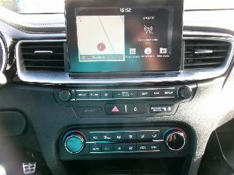 Kia Ceed 1.0 5 DRS HB Lounge picture 24