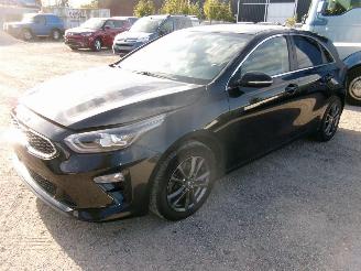 Kia Ceed 1.0 5 DRS HB Lounge picture 2