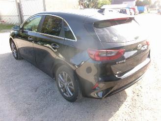 Kia Ceed 1.0 5 DRS HB Lounge picture 5