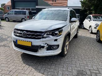 Volkswagen Tiguan 4Motion 1.4 TSi Sport&Style R-line Edition.pano/leer picture 3