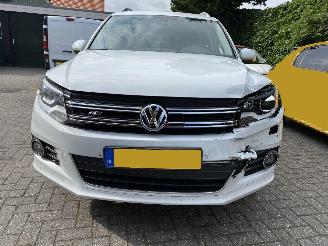Volkswagen Tiguan 4Motion 1.4 TSi Sport&Style R-line Edition.pano/leer picture 5