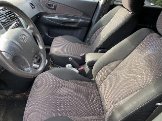 Hyundai Tucson 2.0i Dynamic version Van/Grijs kenteken picture 25