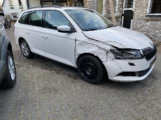 Skoda Fabia Auto is gereserveerd 1.0 TSi Combi 70 KW picture 4