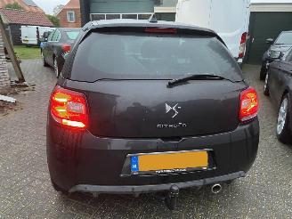 Citroën DS3 e-HDI 1.6 So Chic picture 27